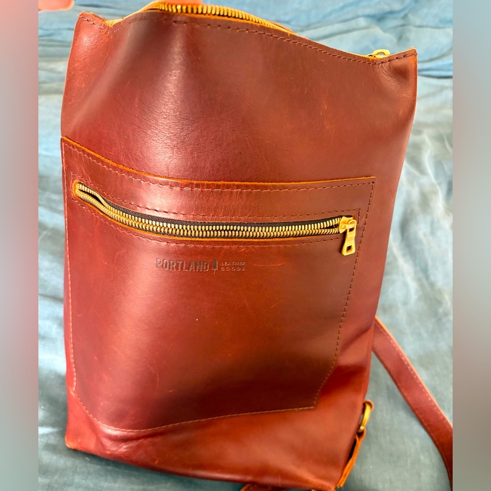 Portland leather laptop backpack in cognac